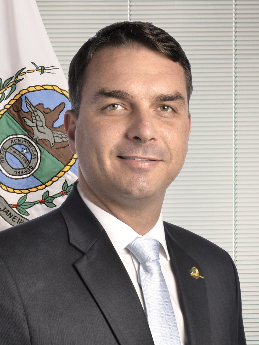 Passaporte de Flávio Bolsonaro: o que se sabe da ordem de Moraes