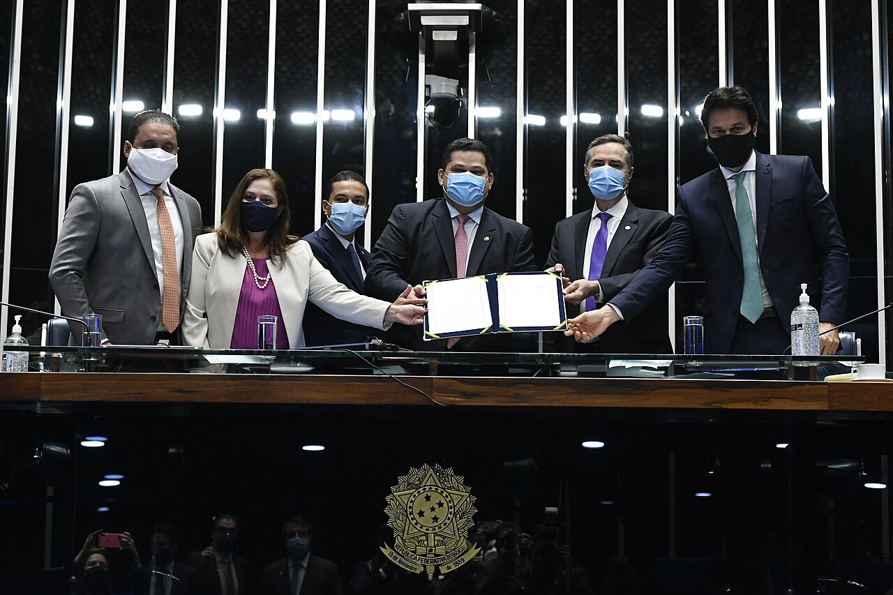 Fim da 6×1: o que muda, para quem e quando com a Emenda 141